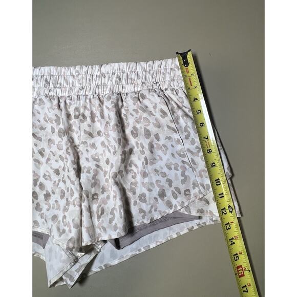 Avia Running Shorts With A Bike Liner Women’s L (12-14) Leopard Print - Picture 7 of 7
